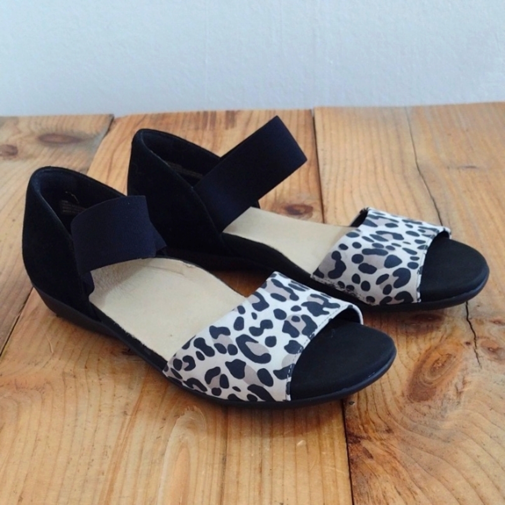 Earth Taupe & Black Leather Leopard Print Ankle Wrap Open Toe Shoes Size 10M